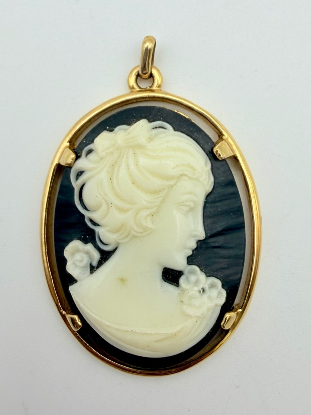 Vintage Napier White and Black Cameo Pendant